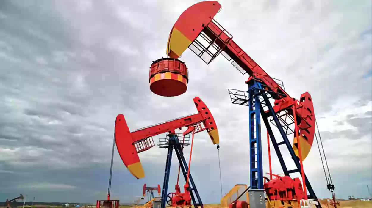السعودية تخفض انتاج النفط لرفع الاسعار
