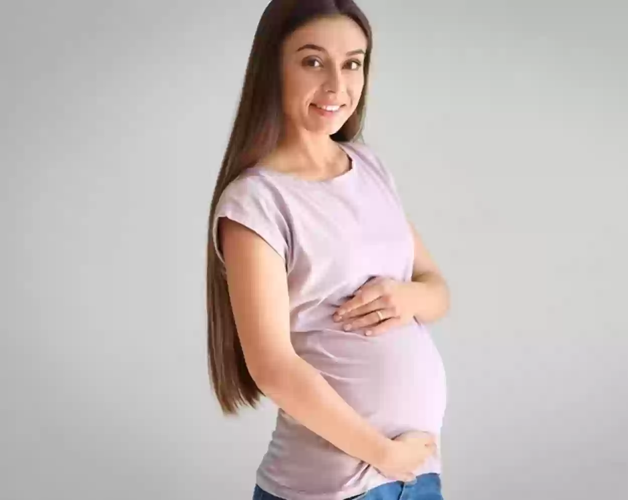 هل يكبر حجم البطن في الشهر الثاني من الحمل؟